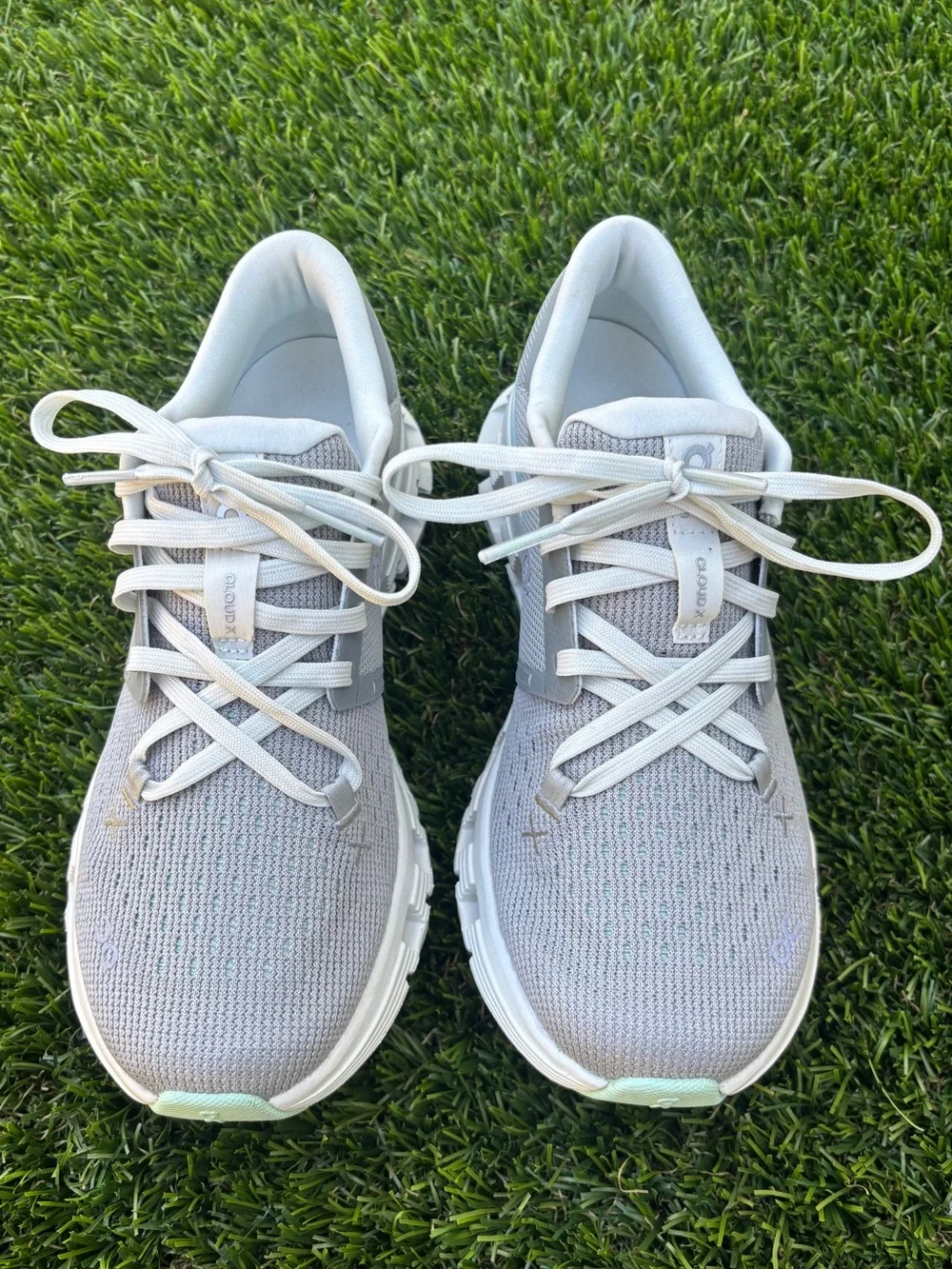 On Cloud Running Shoes - Cloud X4